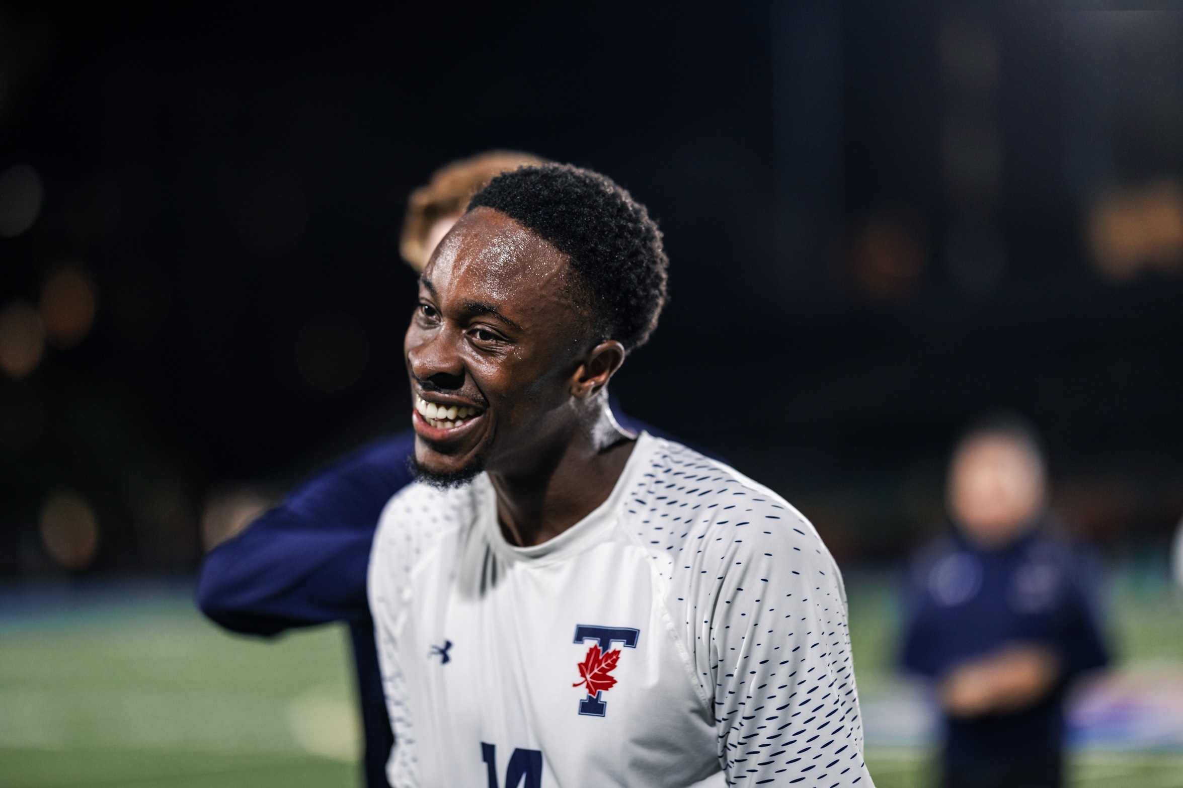 Kingsley Belele concilie les chiffres, le soccer et de grands r&ecirc;ves au moment o&ugrave; les Varsity Blues accueillent le championnat national