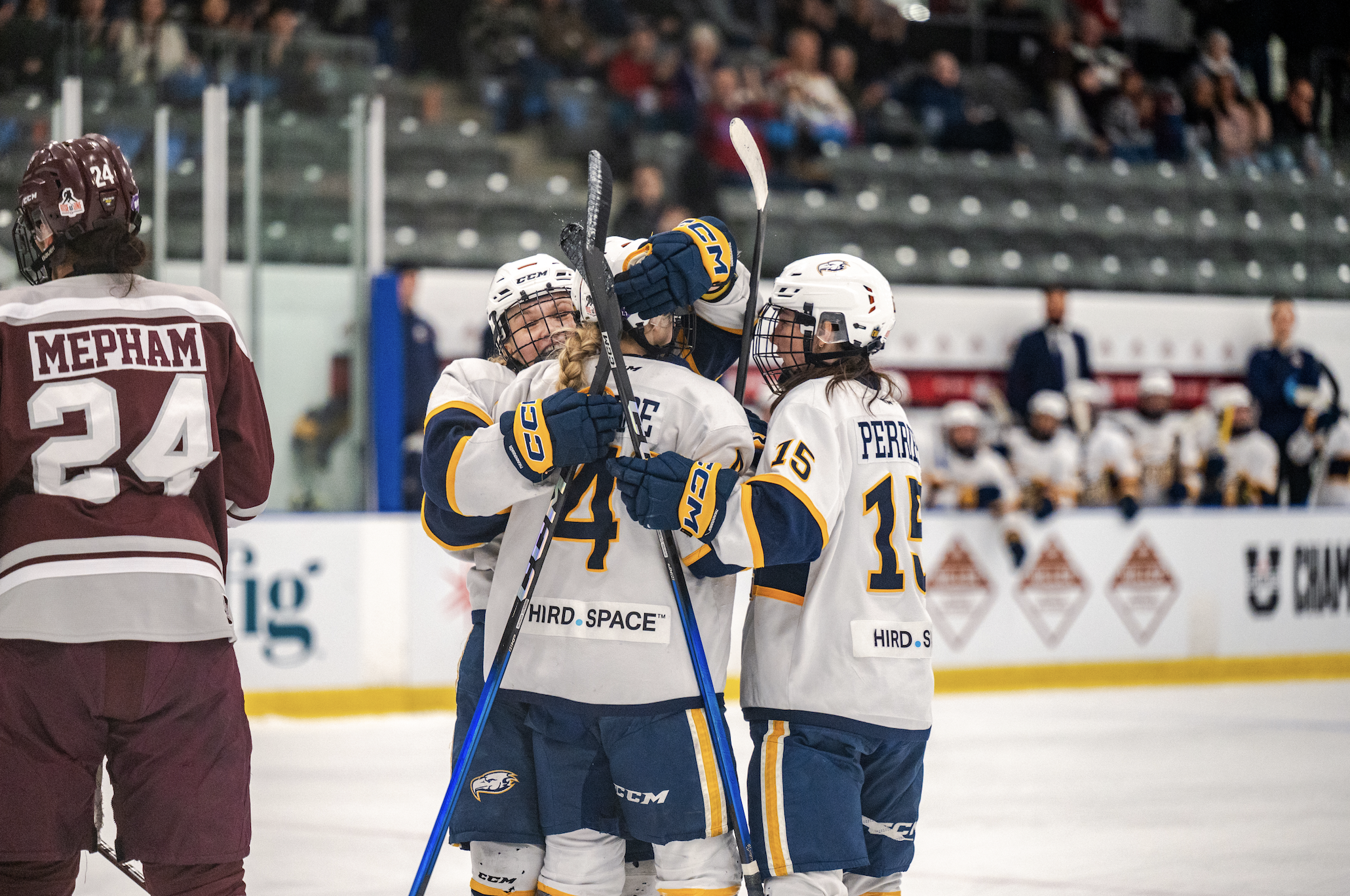 Les Thunderbirds blanchissent les Gee-Gees et disputeront le match pour la cinqui&egrave;me place