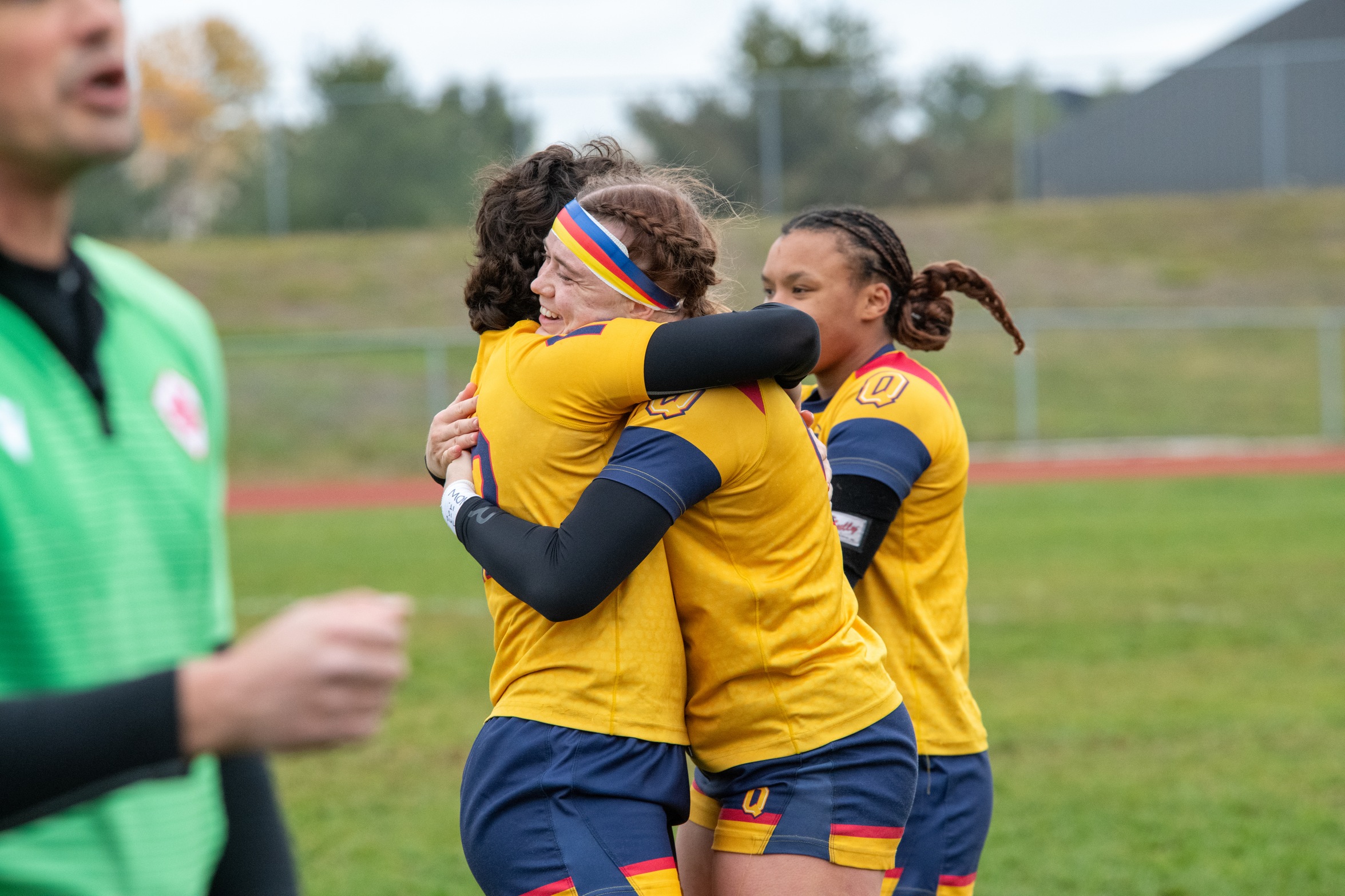Queen's d&eacute;croche le bronze gr&acirc;ce &agrave; une victoire in extremis contre Ottawa au Championnat de rugby f&eacute;minin de U SPORTS