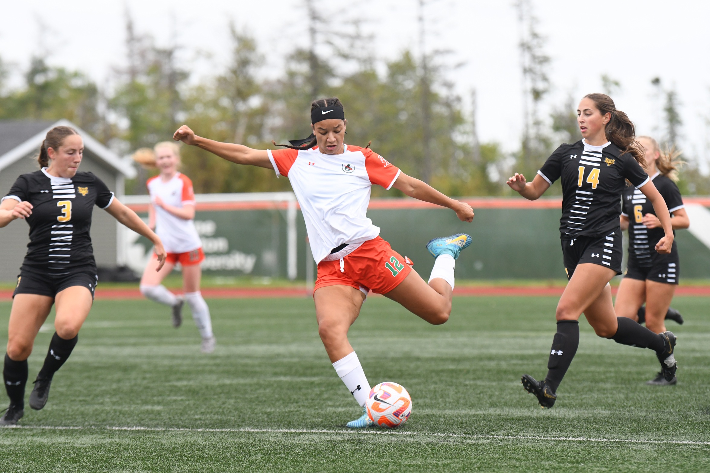 Alliyah Rowe nomm&eacute;e joueuse de soccer f&eacute;minin de l'ann&eacute;e U SPORTS