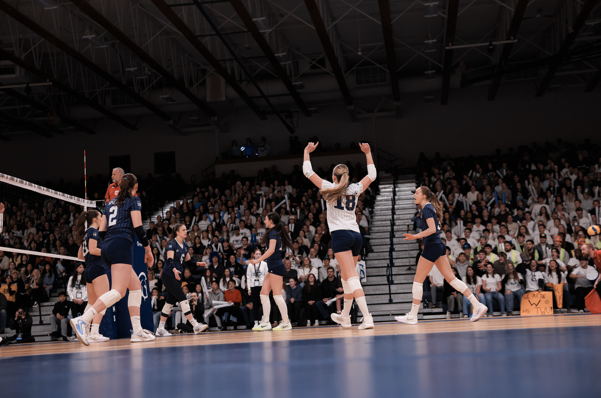 Les Spartans balaient les Thunderbirds pour atteindre les demi-finales du Championnat f&eacute;minin de volleyball de U SPORTS